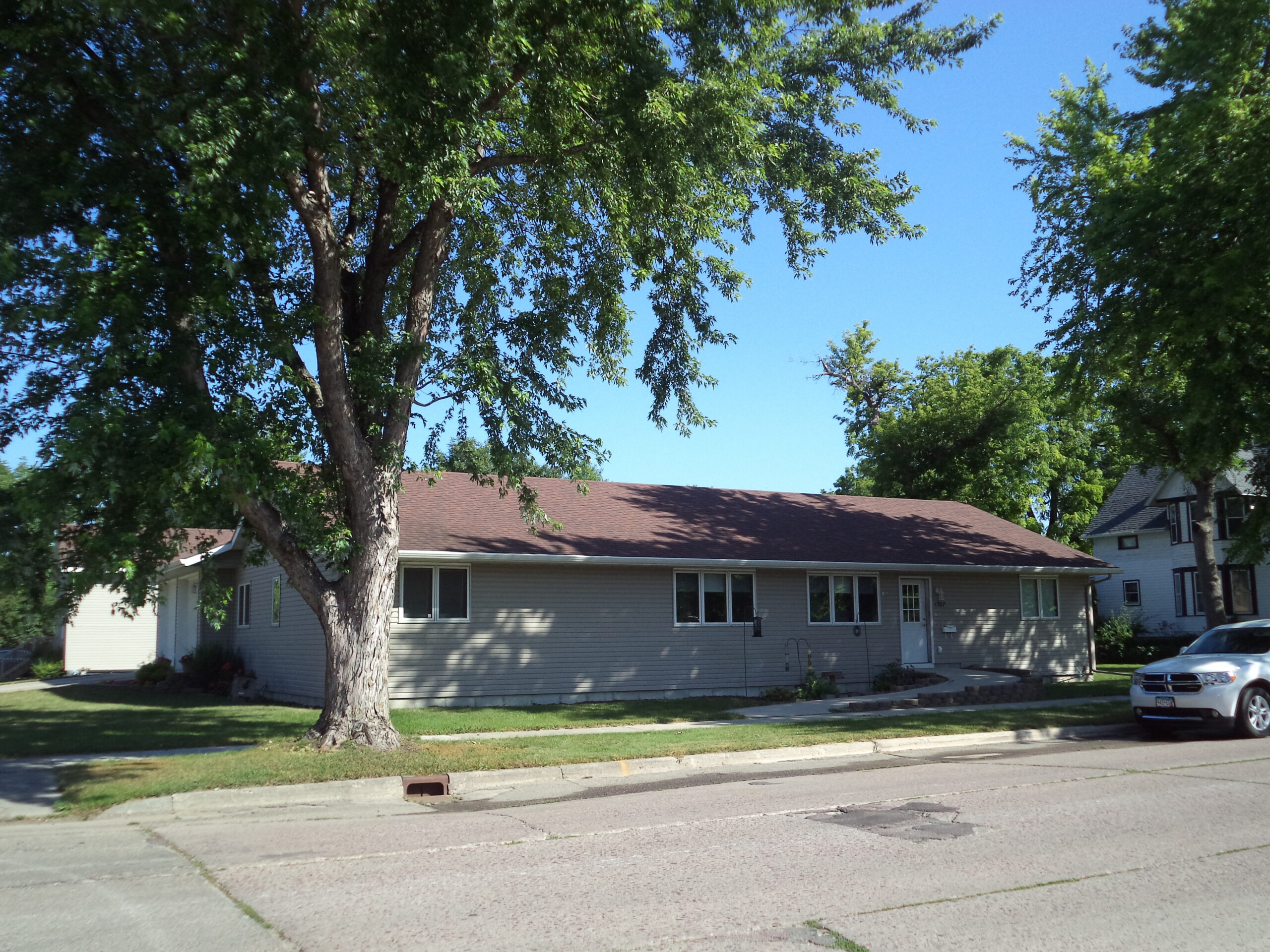 CLA 1307 2nd Avenue